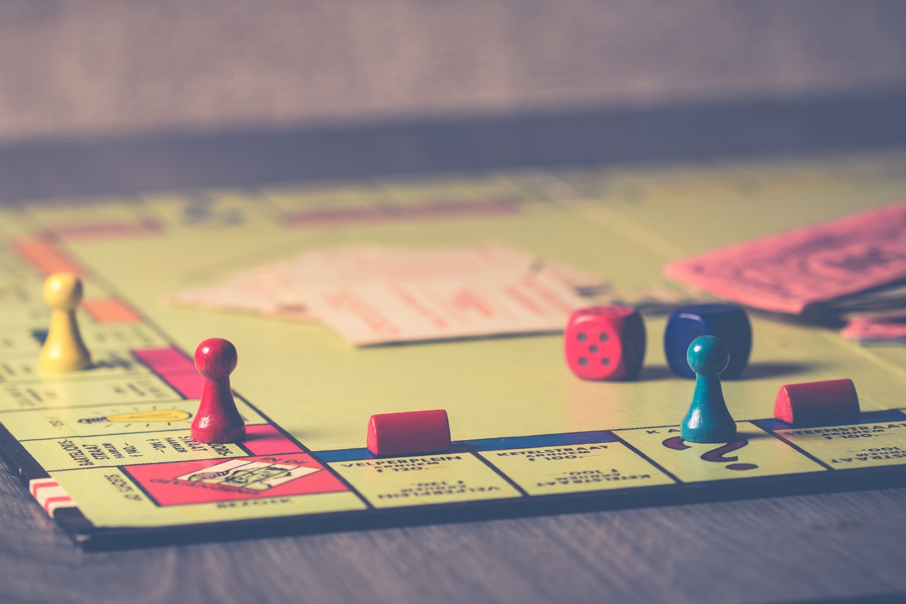 tabuleiro, dados e peças de jogos