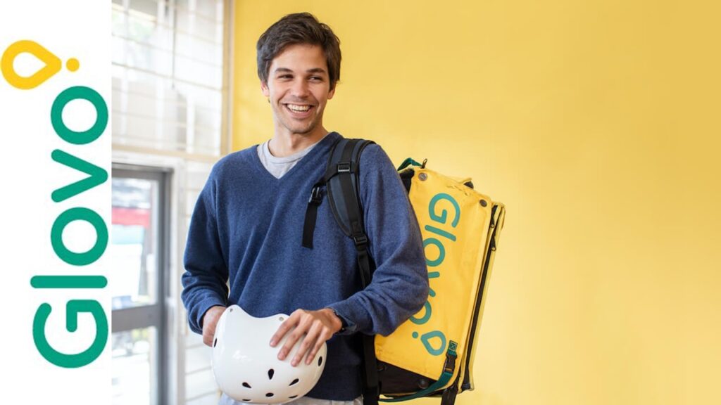 Entregador com mochila Glovo