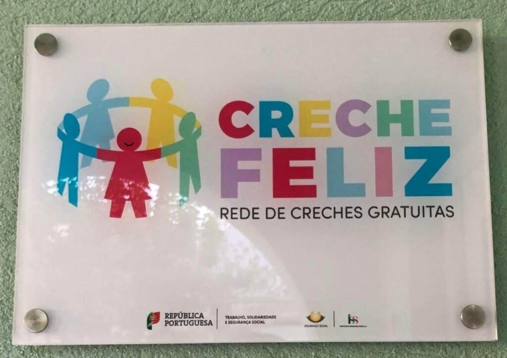 Placa da Creche Feliz